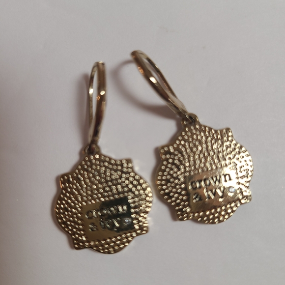 Elegant Red and Gold Earrings - Picture 5 of 6